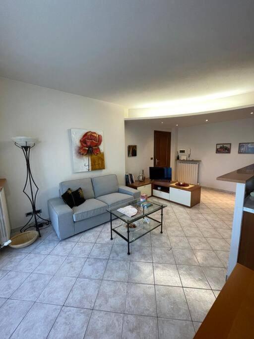 Appartement Casa Carlino à Santo Stefano Belbo Extérieur photo